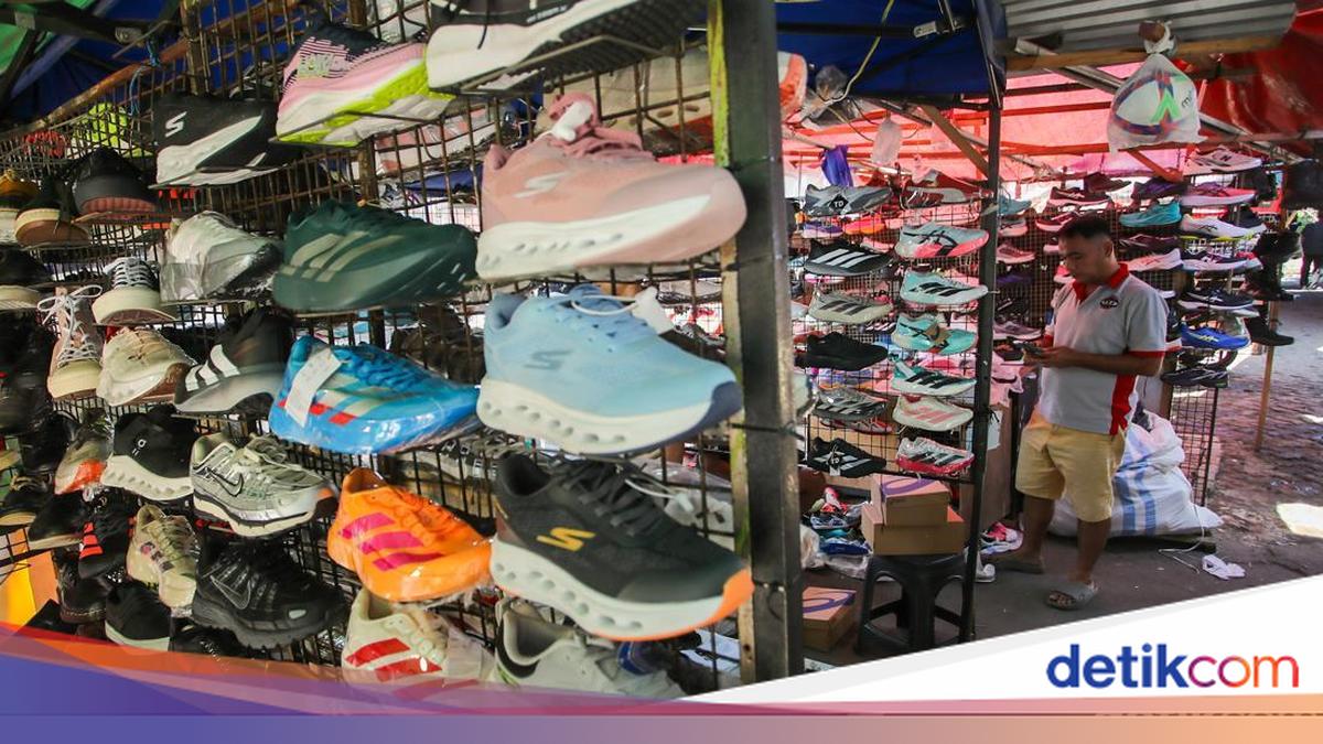 Bertahan di Sisa Pasar Taman Puring, Pedagang Menanti Tempat Usaha Kembali